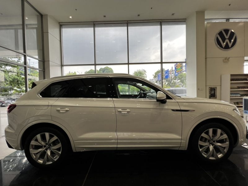 Volkswagen Touareg - ƯU ĐÃI 100% TRƯỚC BẠ