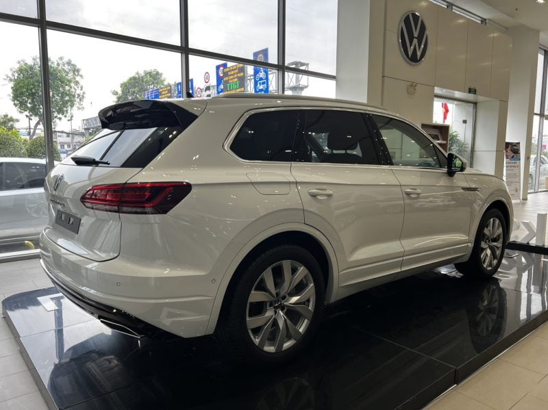 Volkswagen Touareg - ƯU ĐÃI 100% TRƯỚC BẠ